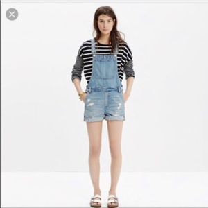 Madewell Adirondack denim overall shorts size S